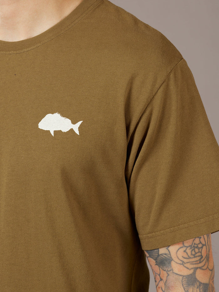 JUST ANOTHER FISHERMAN MINI SNAPPER STAMP TEE - MILITARY OLIVE